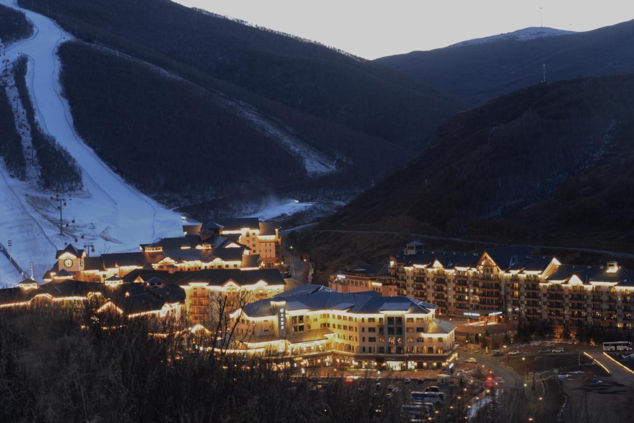 Ski And Suites At Thaiwoo Resort 逅雪套房民宿 Chongli Bagian luar foto