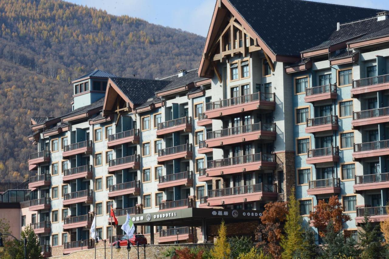 Ski And Suites At Thaiwoo Resort 逅雪套房民宿 Chongli Bagian luar foto