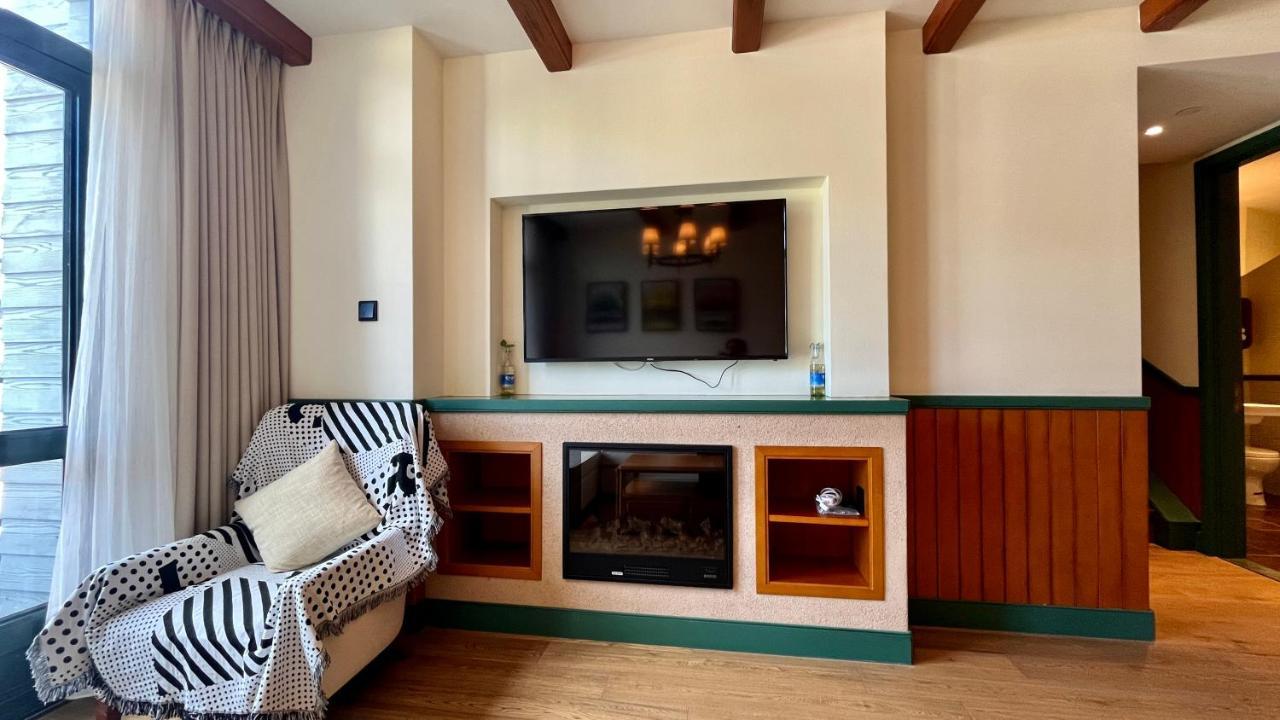 Ski And Suites At Thaiwoo Resort 逅雪套房民宿 Chongli Bagian luar foto